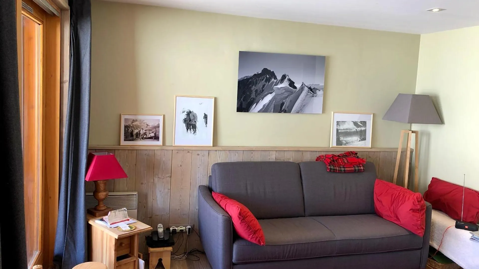 Cosy And Spacious Family Nest With Superb View Courchevel